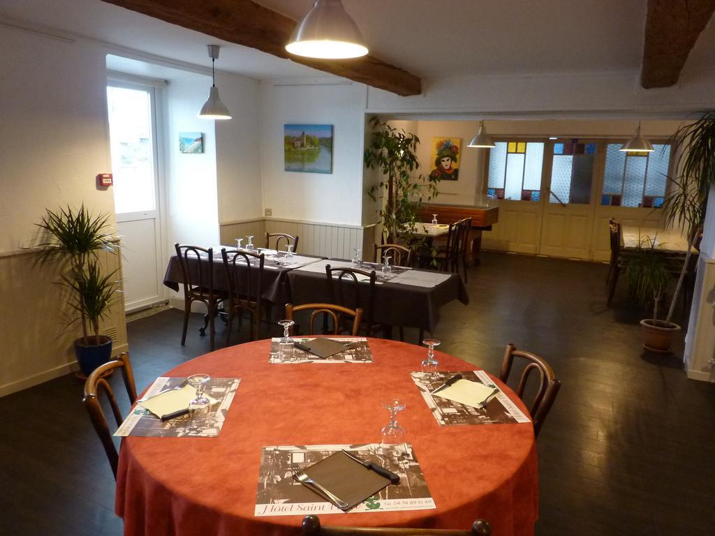 Hotel Saint Pierre Les Sauvages  ภายนอก รูปภาพ