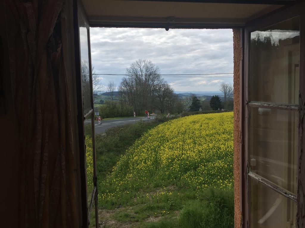 Hotel Saint Pierre Les Sauvages  ภายนอก รูปภาพ
