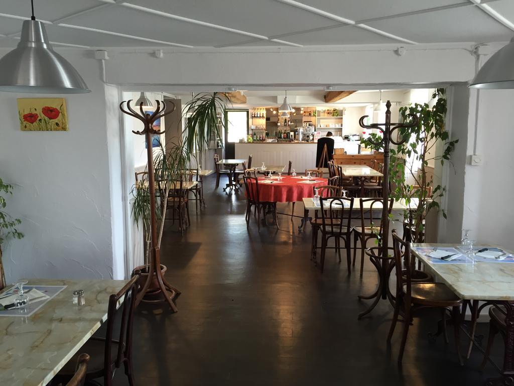 Hotel Saint Pierre Les Sauvages  ภายนอก รูปภาพ