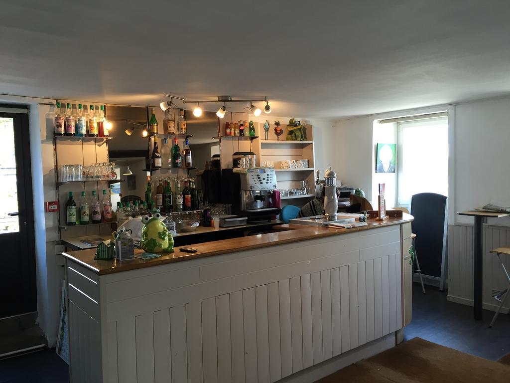 Hotel Saint Pierre Les Sauvages  ภายนอก รูปภาพ