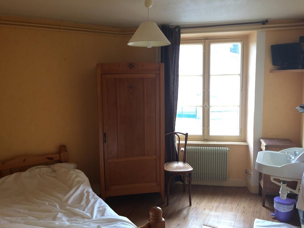 Hotel Saint Pierre Les Sauvages  ห้อง รูปภาพ