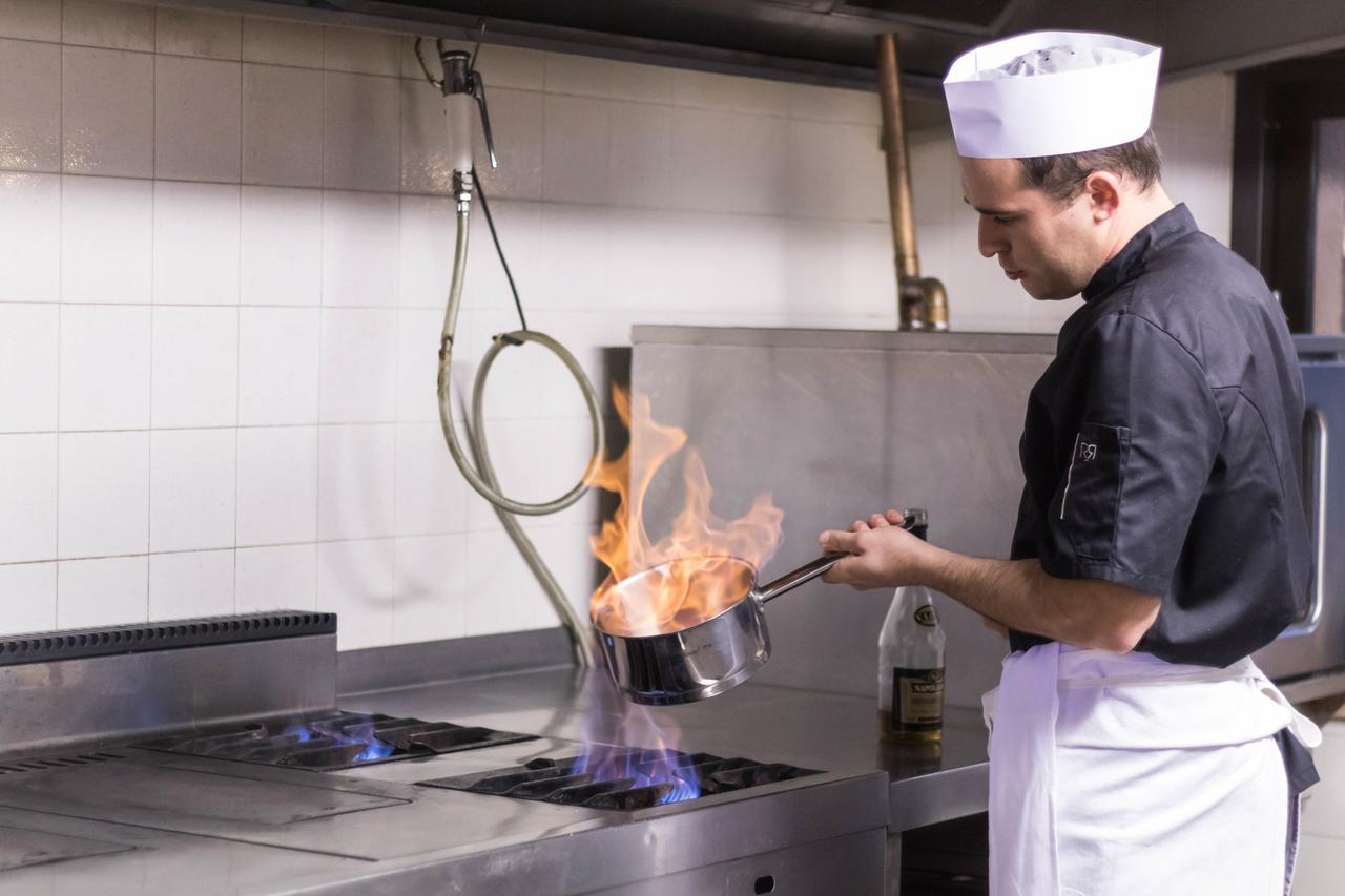 Hotel Saint Pierre Les Sauvages  ภายนอก รูปภาพ